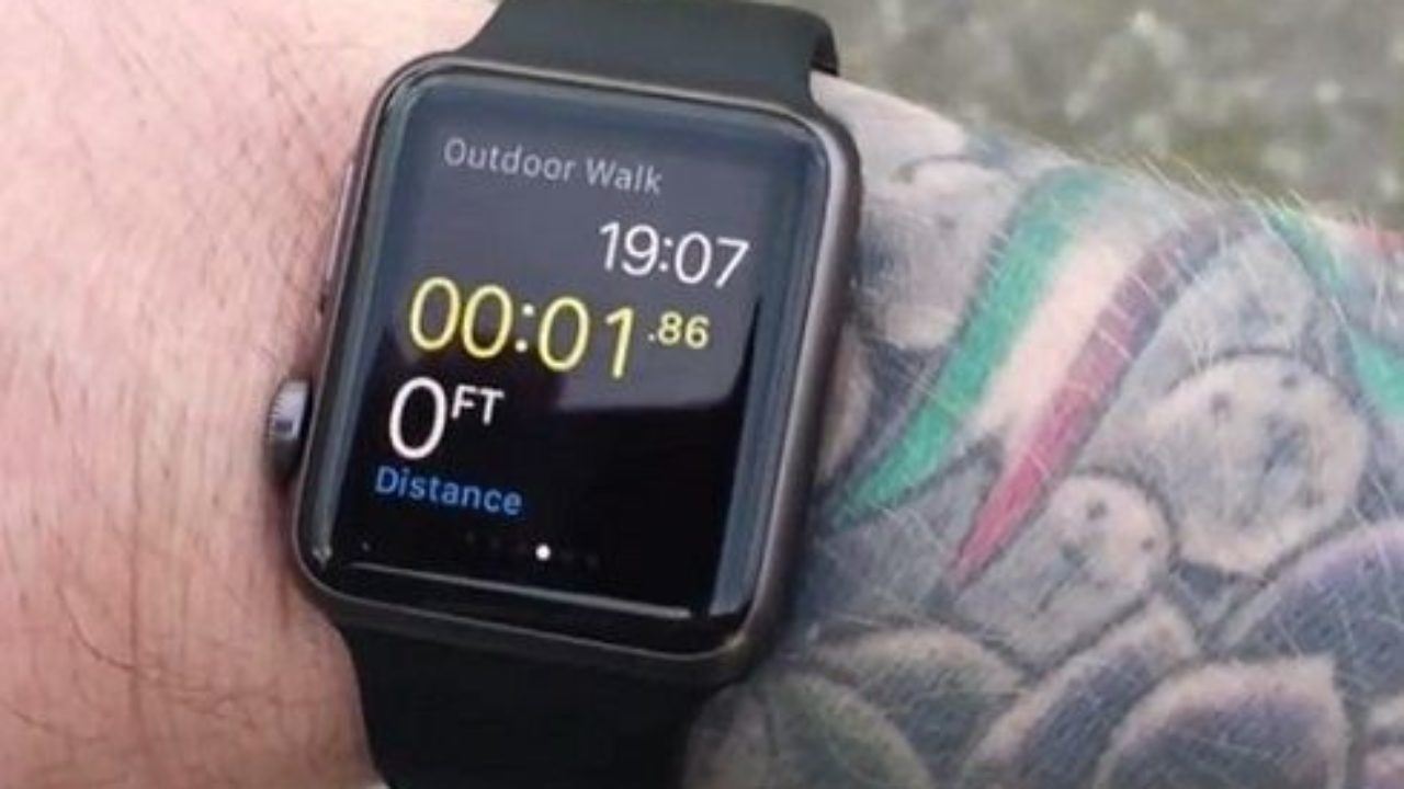 Have a Tattoo The Apple Watch Might Not Work For You  Smart News  Smithsonian Magazine