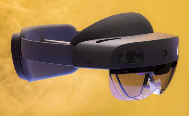Microsoft’s HoloLens 2: The Toy You Can’t Buy Microsoft’s HoloLens 3 - Microsoft’s HoloLens 2: The Toy You Can’t Buy