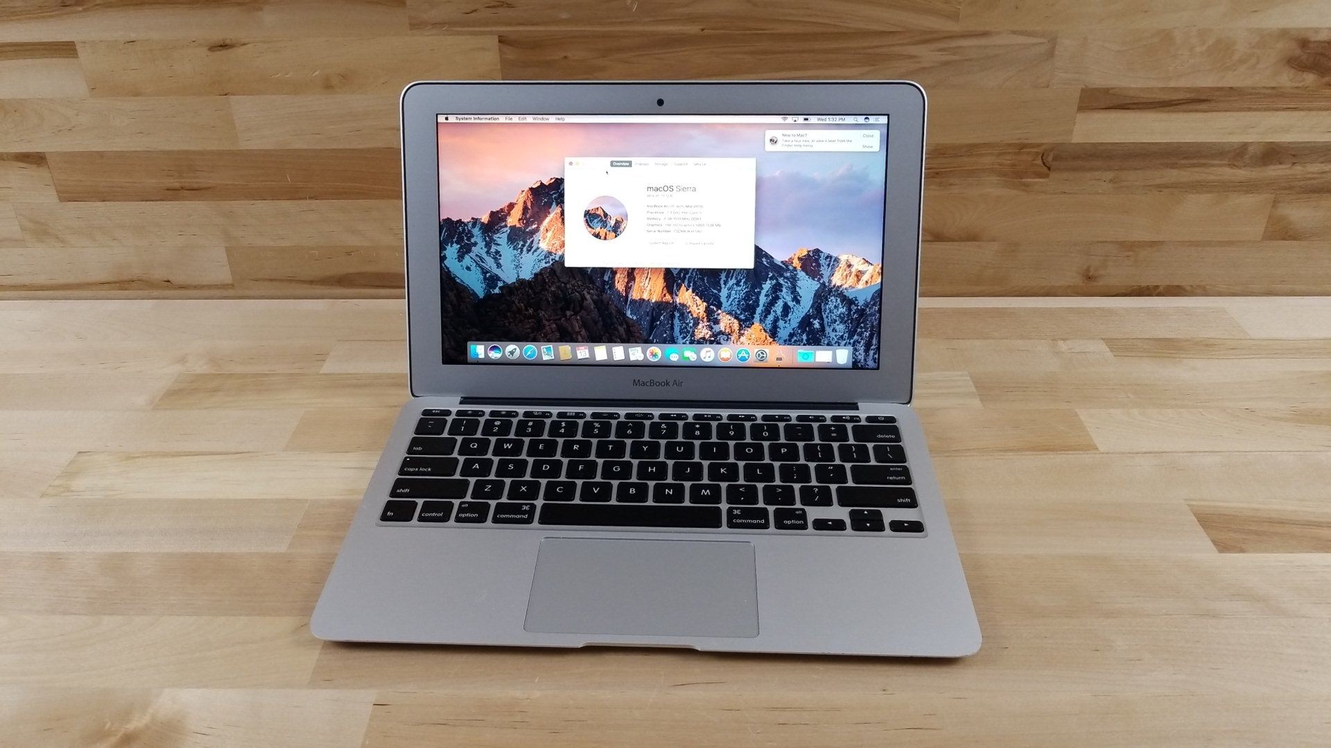 Apple MacBook Air (11-inch Mid 2013) 1.3 GHz Intel core i5 128GB SSD